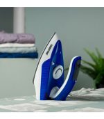 Geepas GSI7806 800W Dry Iron With Foldable Handle2 - Image 3